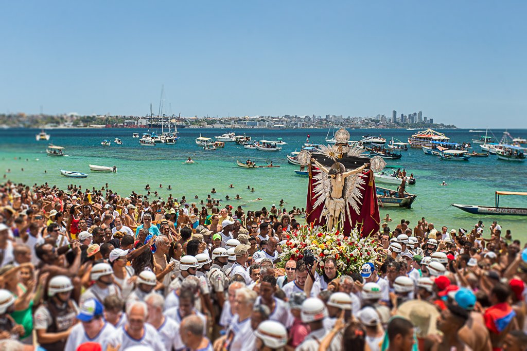 Como acontece há 200 anos, devotos celebram Bom Jesus dos  Navegantes e Senhora da Boa Viagem