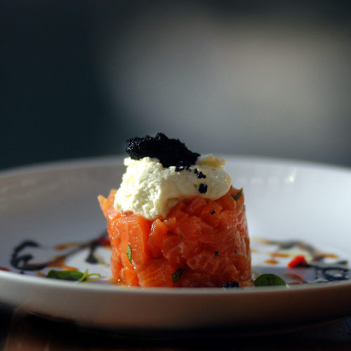 Restaurante Amado. Foto: Assessoria. Prato: Salmão Tartar 
