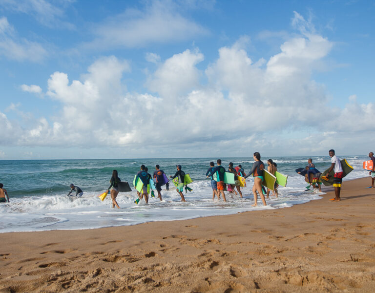 Escola de Bodyboarding Uri Valadão. Stella Maris. Foto: Amanda Oliveira.