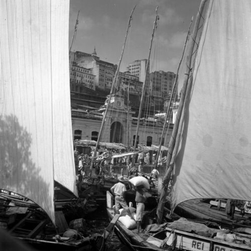 Porto dos Saveiros, Salvador, Brasil (1946 - 1950). Fotografia de Pierre Verger.
