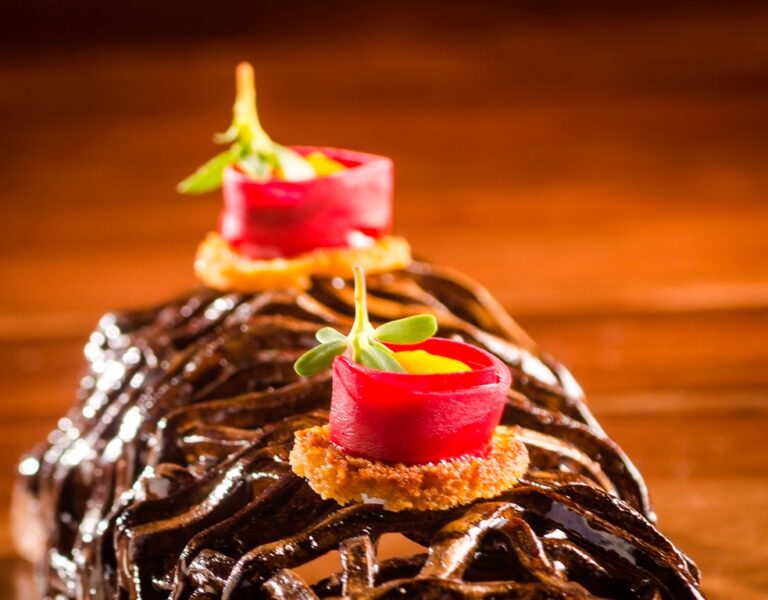 Restaurante Manga - Cenoura marinada, cruton e gel de limão cravo Foto Leonardo Freire