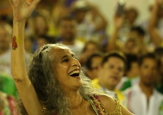 10 motivos para assistir “Fevereiros”, um filme sobre Maria Bethânia