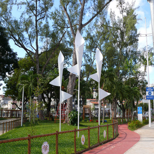 Arte na rua! Série “Flores Urbanas”. Escultura flores Altivas. Ray Vianna. Salvador Bahia. Imagem cedida pelo artista.