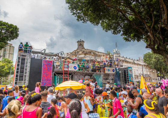 Carnaval de Salvador: samba, turismo e bilhões em movimento