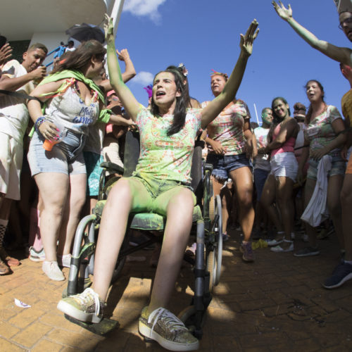 Carnaval 2019. Pipoca Colorida do Saulo. Barra x Ondina. Salvador Bahia. Foto Peu Fernandes.