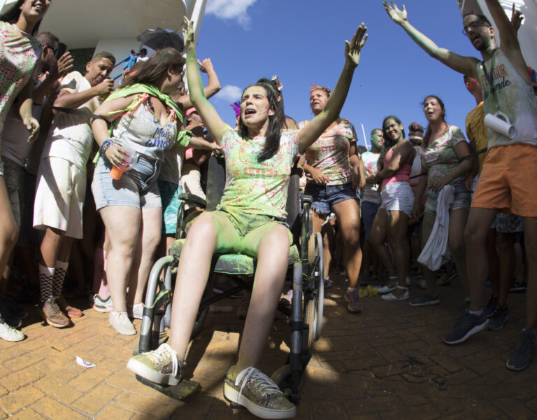 Carnaval 2019. Pipoca Colorida do Saulo. Barra x Ondina. Salvador Bahia. Foto Peu Fernandes.