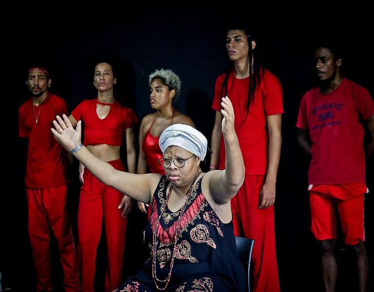 Espetáculo Pele Negra, Máscaras Brancas - Foto Adeloya Magnoni - Divulgação