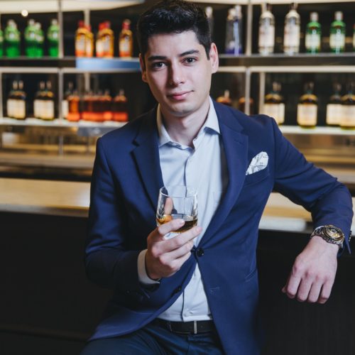 O bartender Kennedy Nascimento - Foto Divulgação 