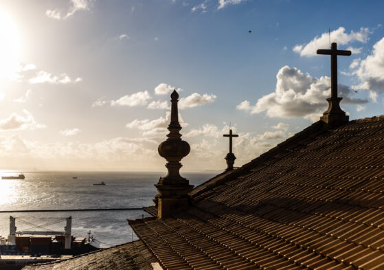 Um pôr do sol inesquecível: Salvador visto do alto da Igreja do Passo