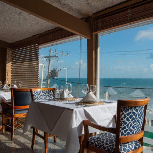 Restaurante Pedra do Mar. Rio Vermelho. Salvador, Bahia. Foto: Tarso Figueira /Assessoria .