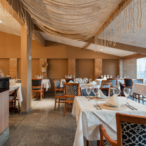 Restaurante Pedra do Mar. Rio Vermelho. Salvador, Bahia. Foto: Tarso Figueira /Assessoria .