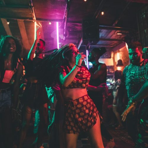 Campanha do filme Follow the Music. Foto Tércio Campelo. Heat Creative.