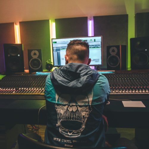 Campanha do filme Follow the Music. João Gabriel Ubunto. Foto_ Tércio Campelo_Heat Creative.