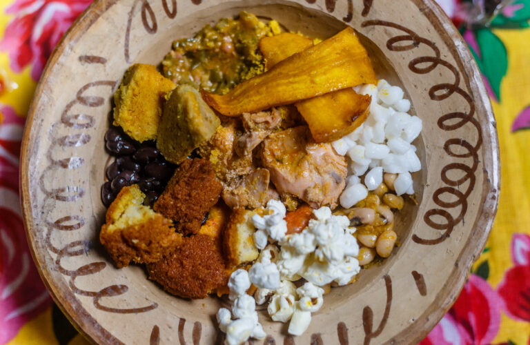 Setembro é mês de caruru: confira onde comer em Salvador