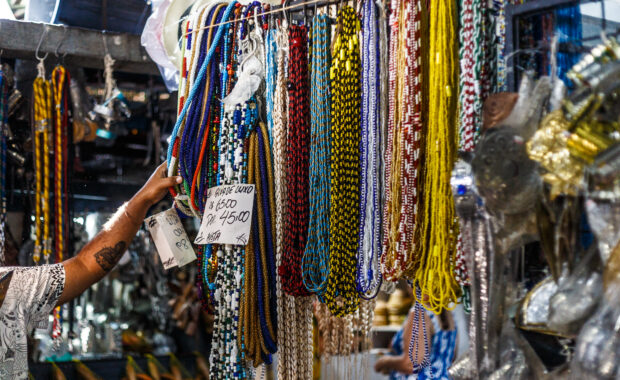 Compras na Feira de São Joaquim - artesanato de barro, cestos, bolsas de palha, artigos religiosos e mais