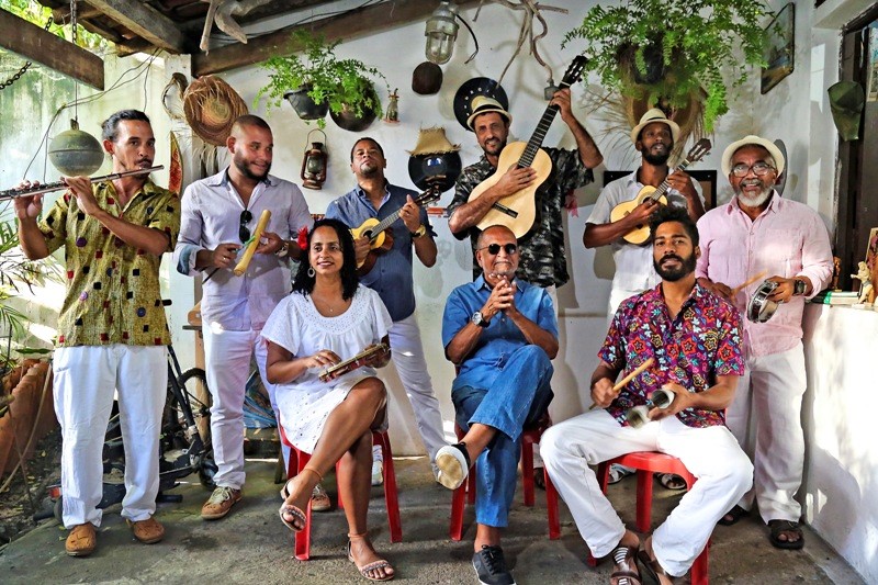 Grupo Botequim e Mestre Walmir Foto Maurício Reis _Divulgacao_salvador da bahia