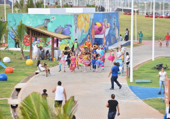 Conheça a cidade pedalando com as crianças