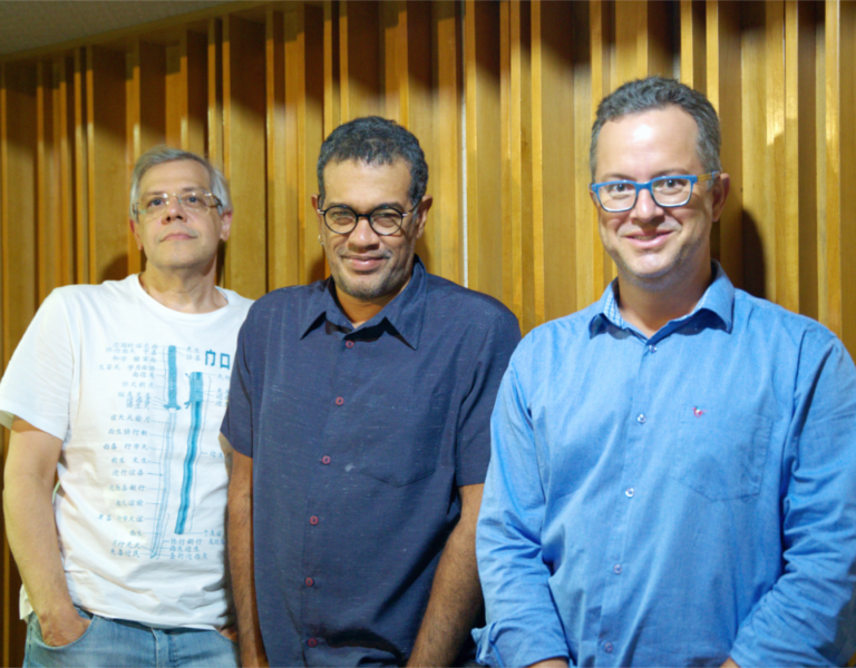 Lourival Vieira, Luciano Calazans e Rodrigo Moraes. Ijexá, Canto de Encantar. Foto Juliana Castro