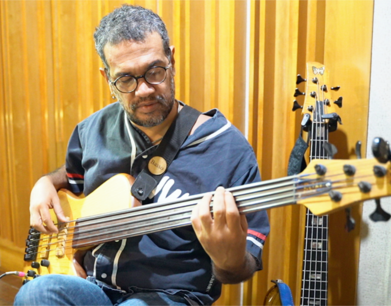 Luciano Calazans. Ijexá, Canto de Encantar. Foto Juliana Castro