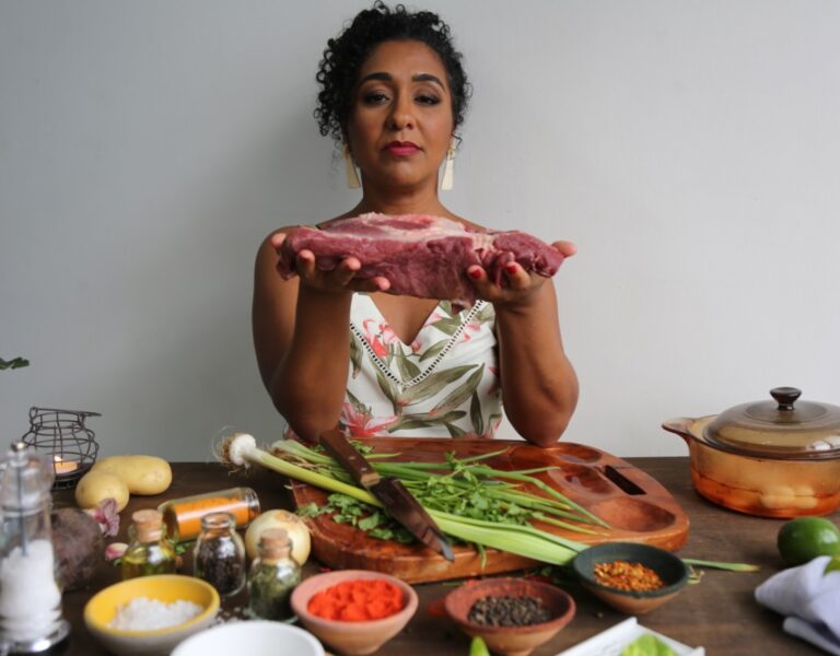 Teatro Gamboa. Medeia em Carne Viva - Foto por Ingrid Lago