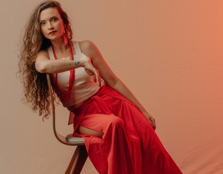 Alana canta Gonzaguinha
Foto: Reprodução