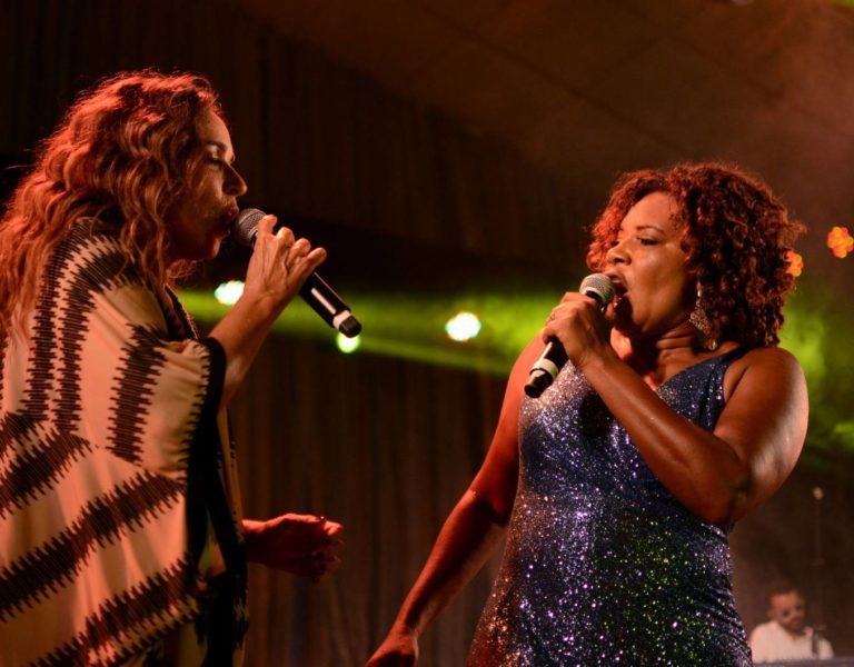 Banner - Ganhadeiras de Itapuã, Daniela Mercury, Margareth Menezes, Nêssa  e Banda Afrodisíaco