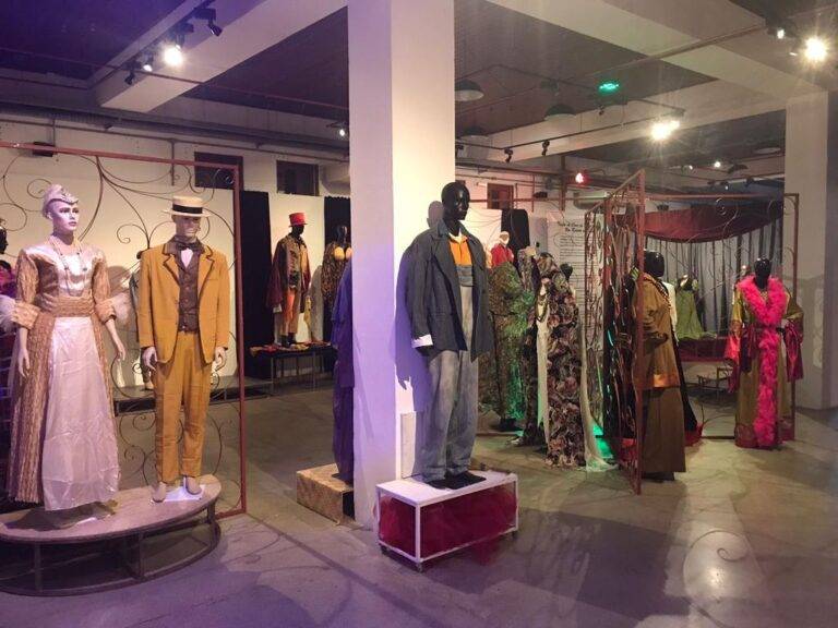 Banner - Exposição “Trajes de Cena do Teatro Baiano – Um Recorte no Tempo