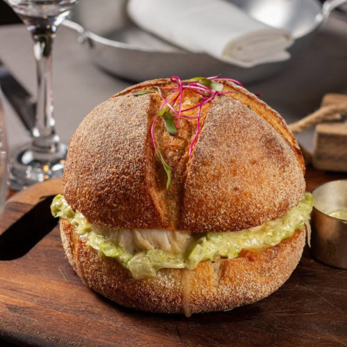 Preta Café Bistrô. Sanduíche de lagosta. Graça, Salvador. Bahia. Foto divulgação.