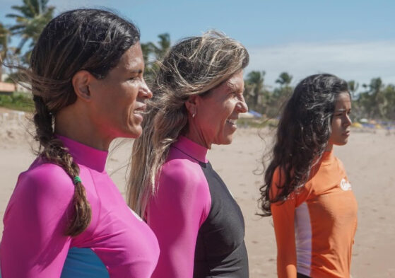 Stella Surf School - Desperte para as ondas de Salvador