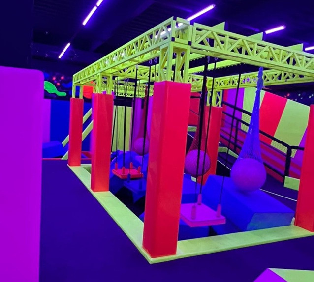 Trampolim Jump Park. Foto reprodução das redes sociais do parque.