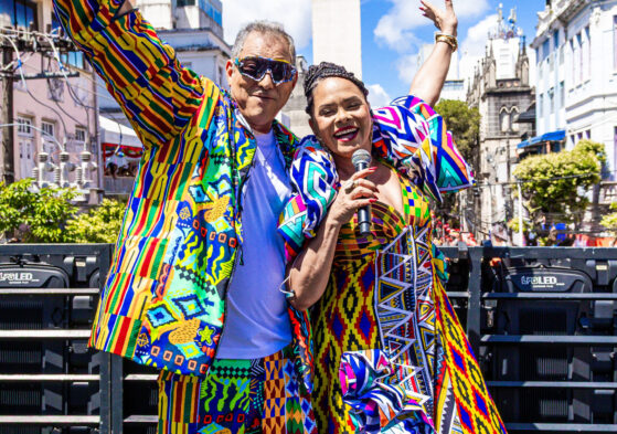 Banda Mel apresenta bloco 'Os Internacionais'