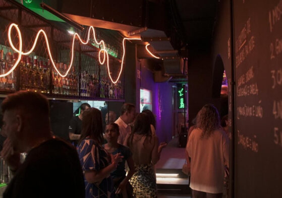 Chupito Music Bar - drinks, música e gastronomia