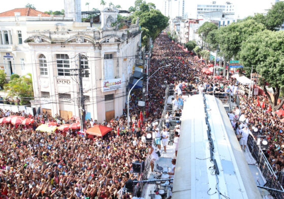 O Carnaval de Salvador vai ganhar oficialmente mais um dia em 2027