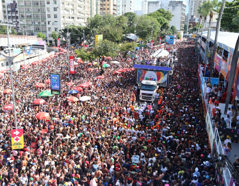 Ivete Sangalo. Trio pipoca na Super Terça. Carnaval de Salvador 2026. Foto Wilson Sabadin.