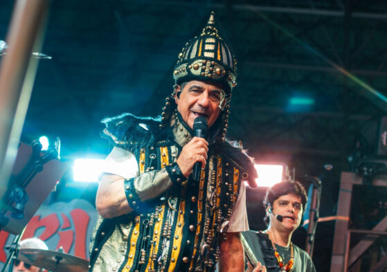 Durval Lelys apresenta 