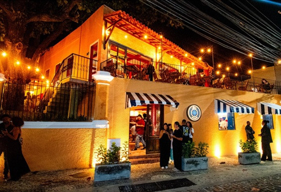 Álvares Gastrobar - gastronomia, chope gelado e entretenimento