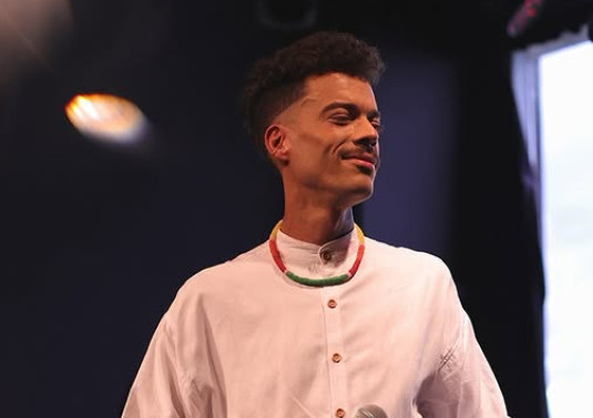 Jalmy apresenta 