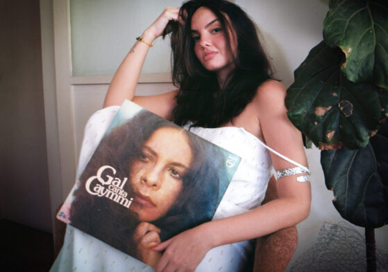 Lavínia em Gal Canta Caymmi