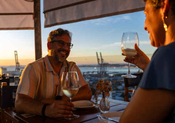 Allê Varanda Bar - cozinha de inspiração italiana e vista para a Baía no Santo Antônio Além do Carmo